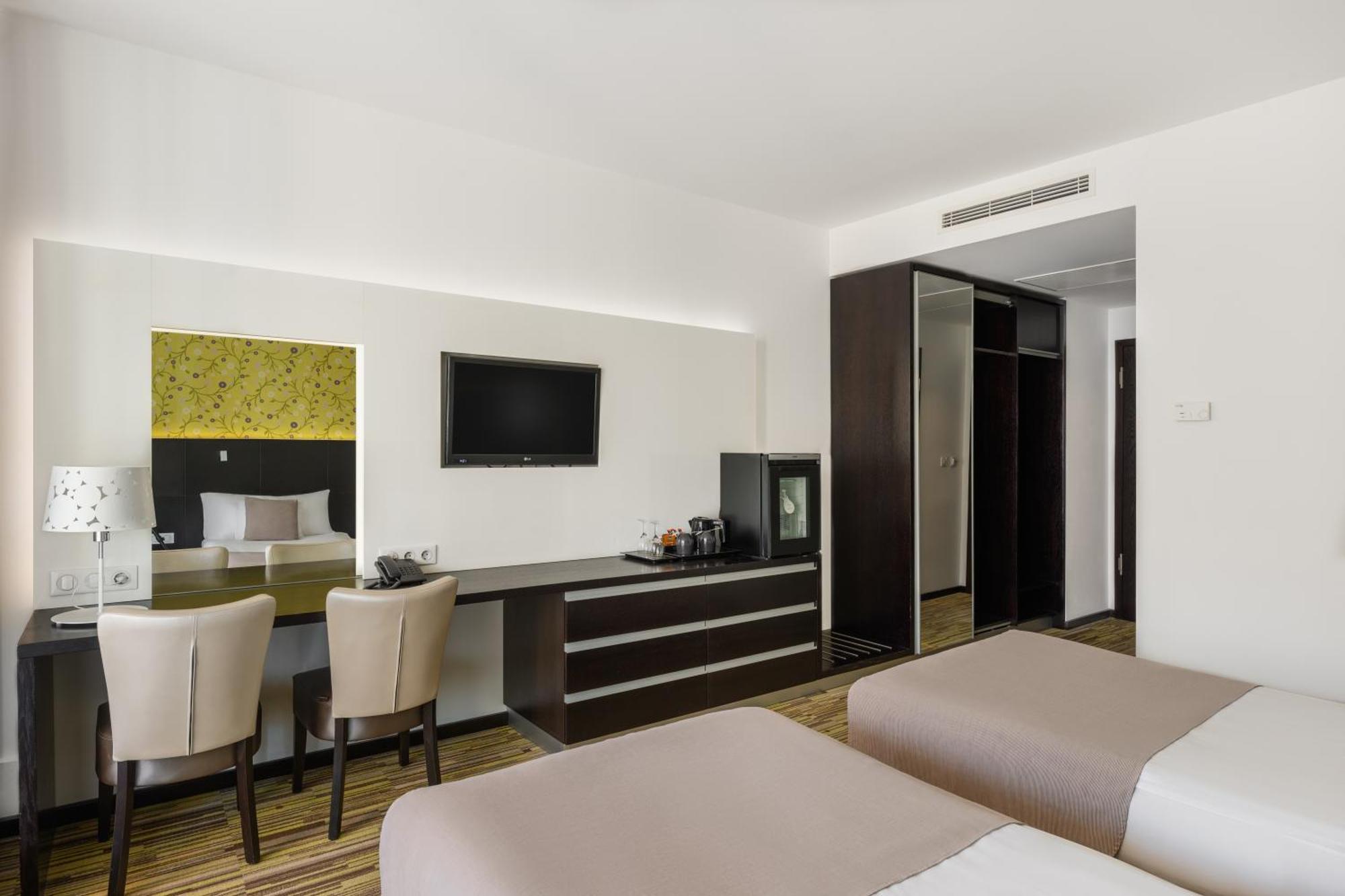 Art Hotel Szeged Luaran gambar