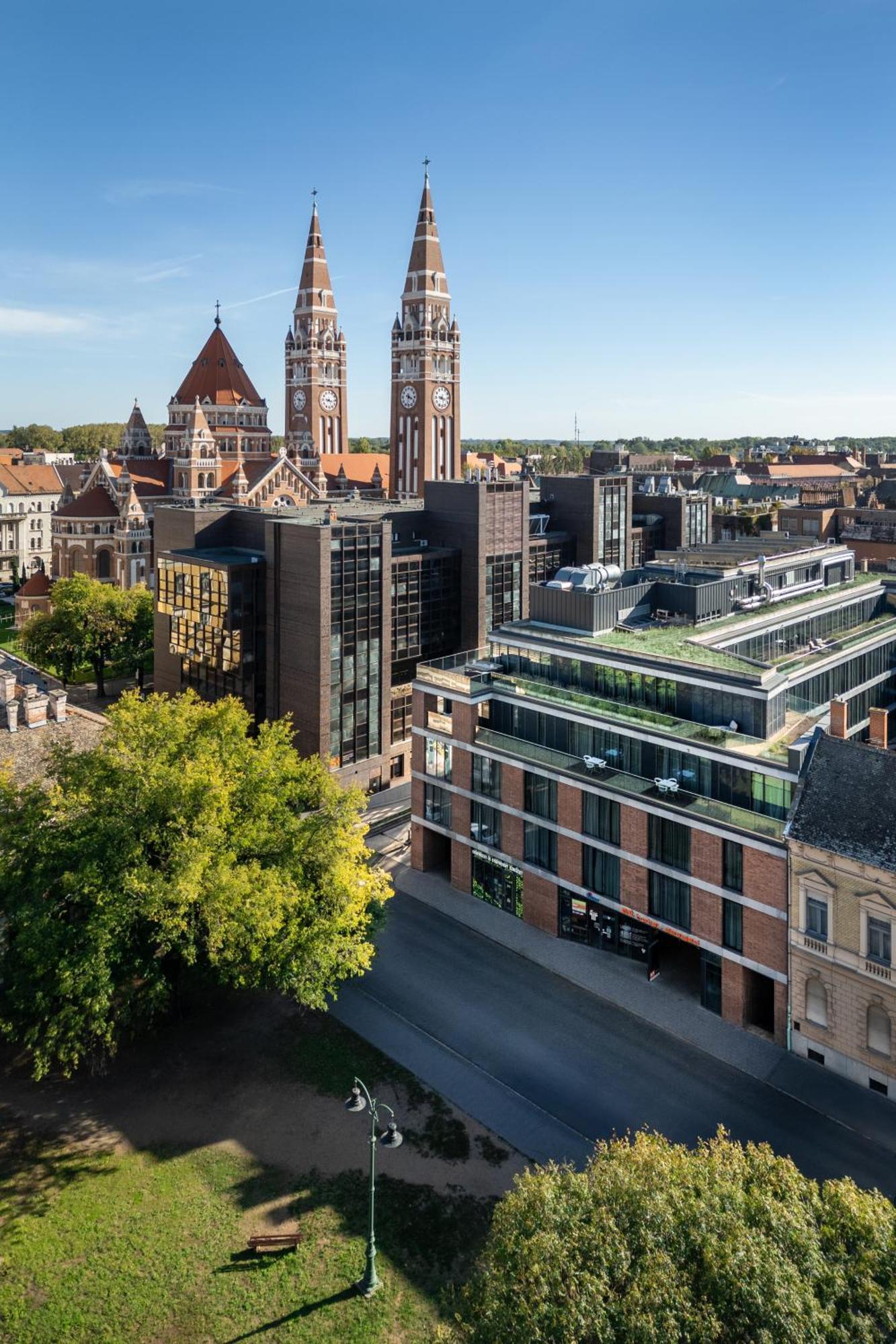 Art Hotel Szeged Luaran gambar