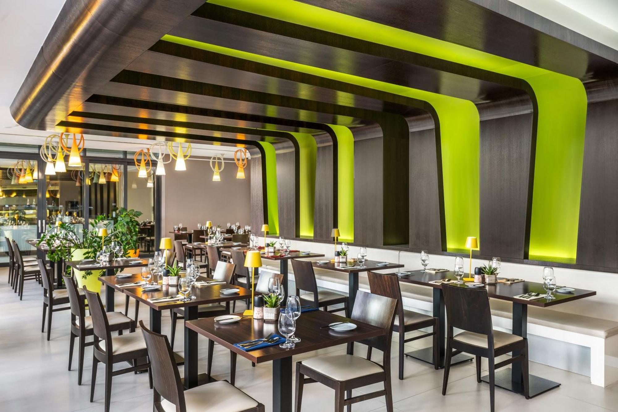 Art Hotel Szeged Luaran gambar