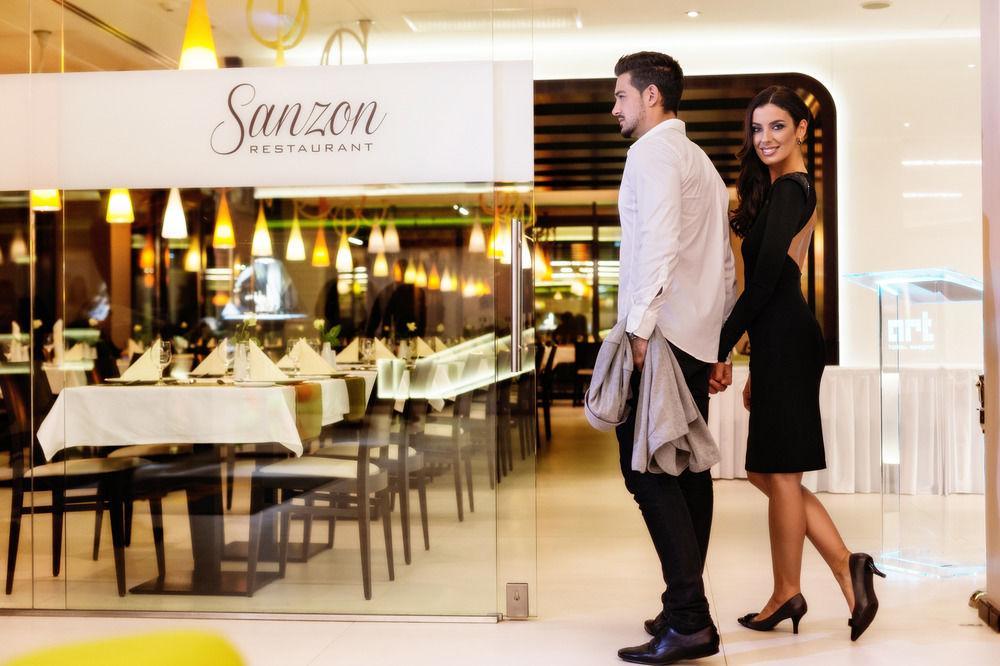 Art Hotel Szeged Luaran gambar
