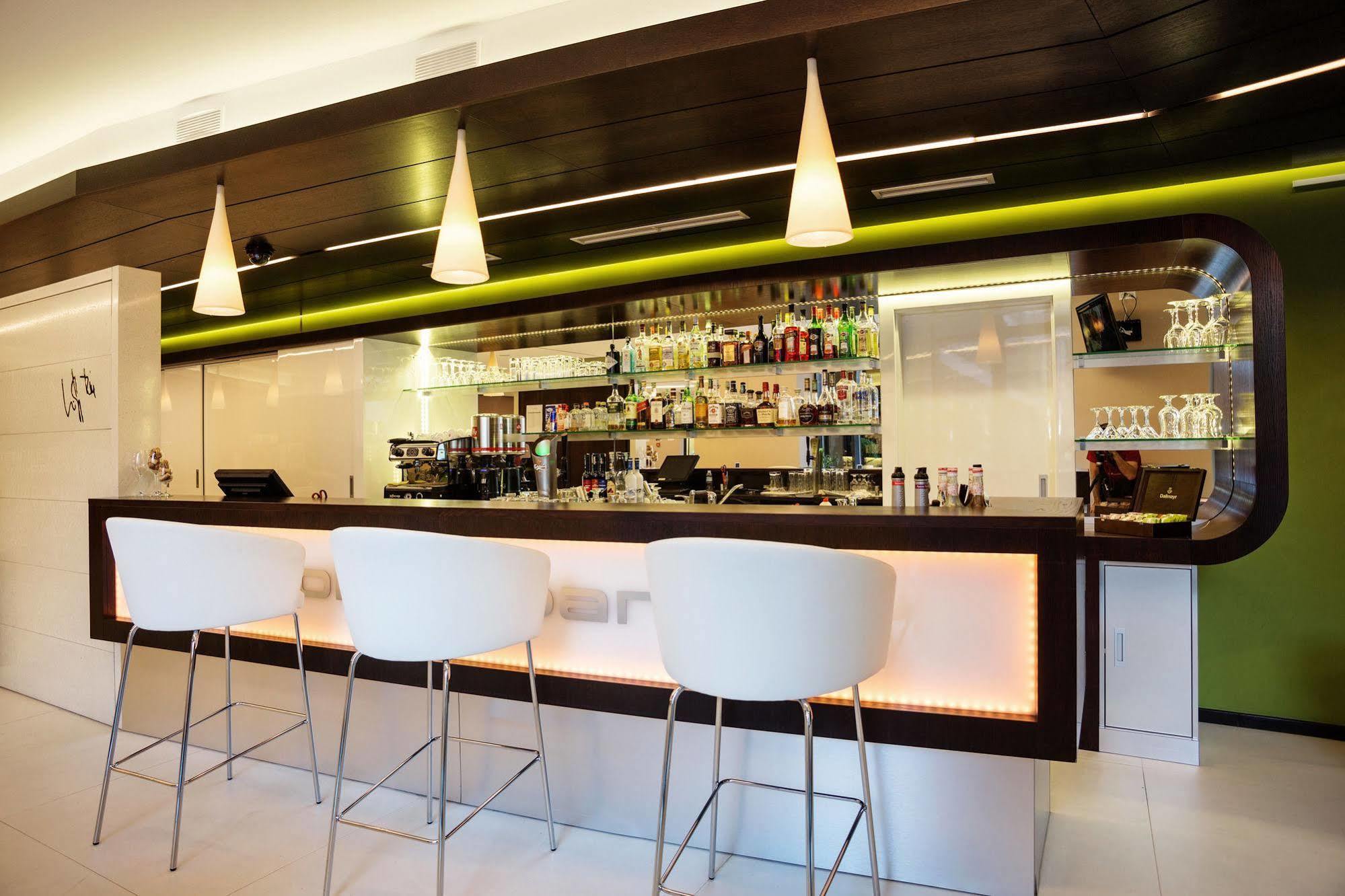Art Hotel Szeged Luaran gambar