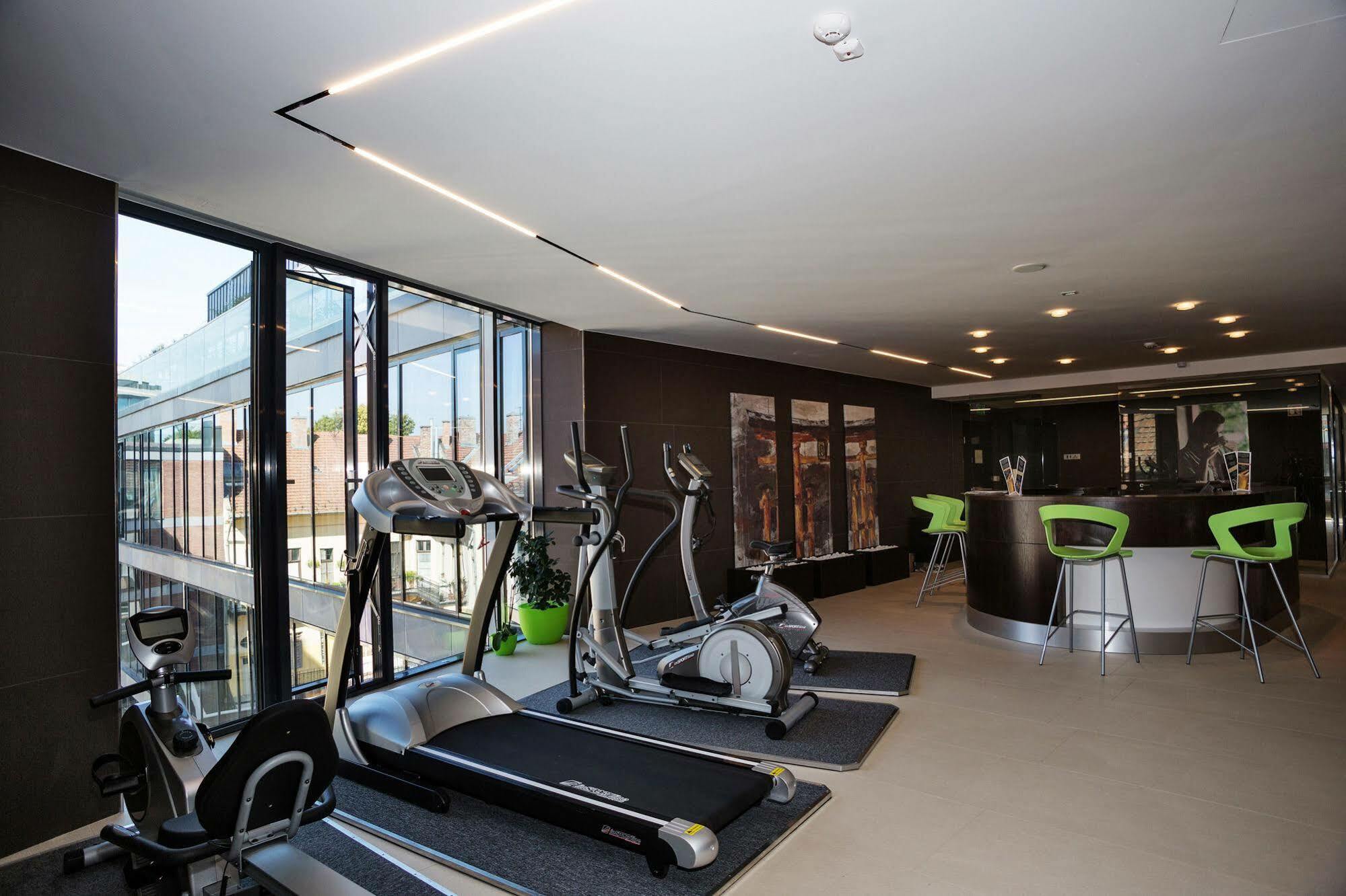Art Hotel Szeged Luaran gambar